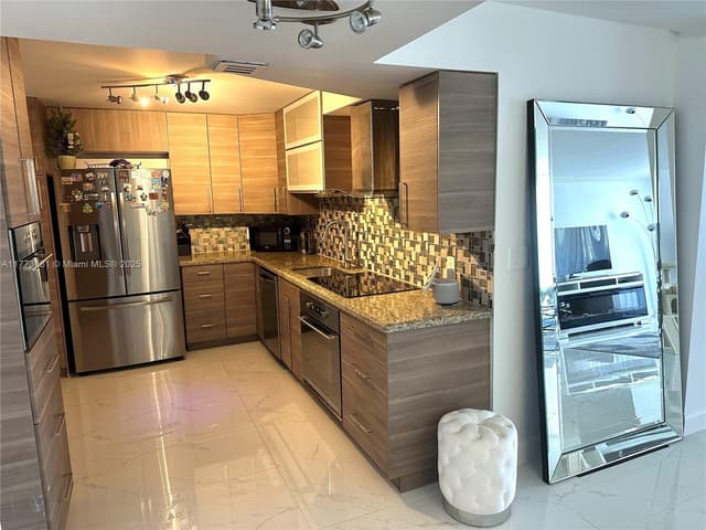 427 Golden Isles Dr # 5G, Hallandale Beach FL 33009 - Hallandale Beach, FL - Photo 4