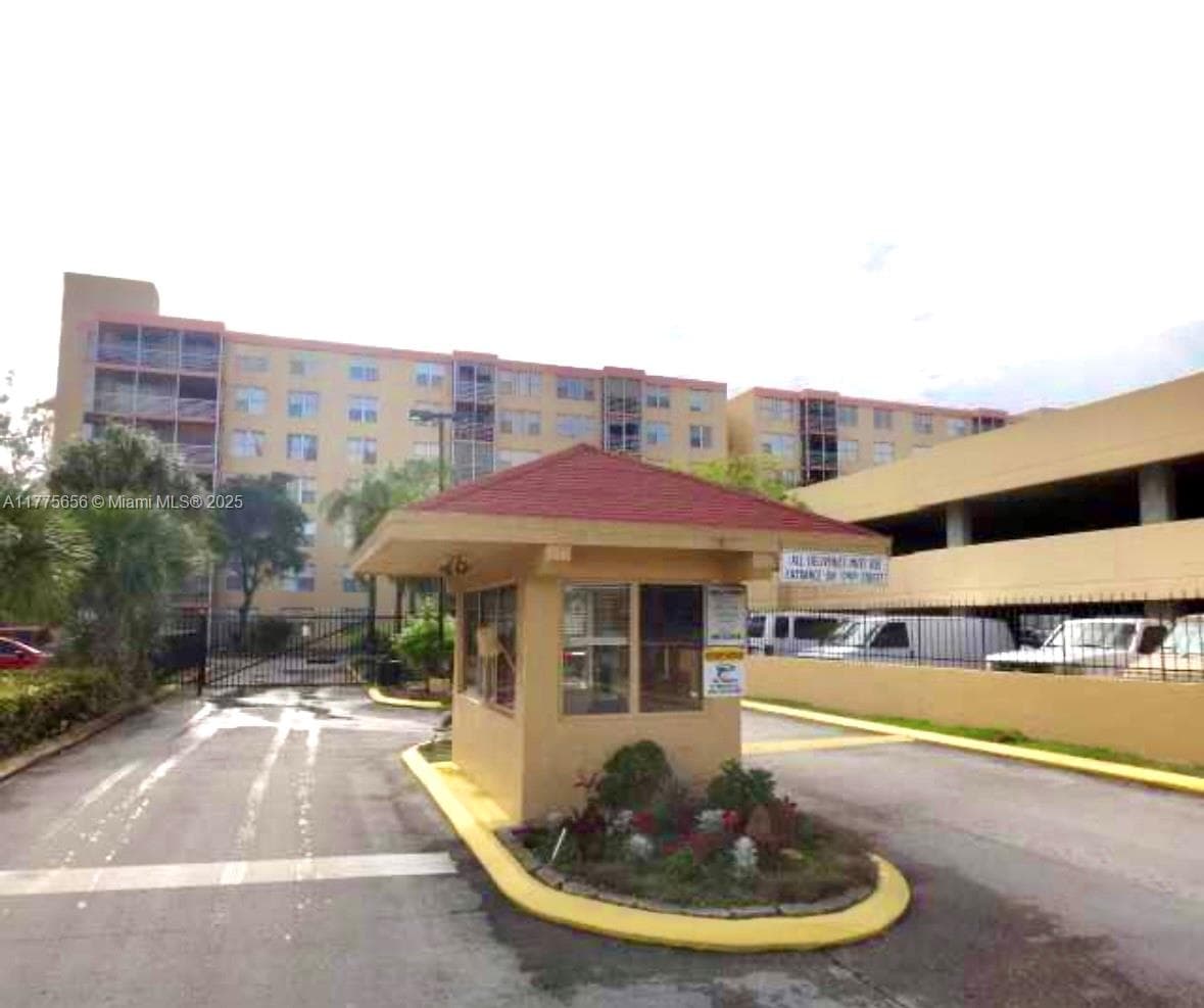 17890 W Dixie Highway # 714, North Miami Beach FL 33160 - North Miami Beach, FL - Photo 1
