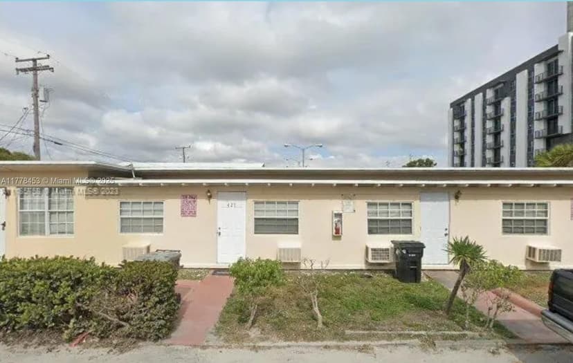 425 NE 8th St, Fort Lauderdale FL 33304