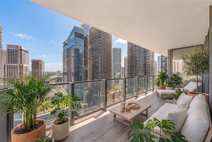 88 SW 7th Street # 2411, Miami FL 33130