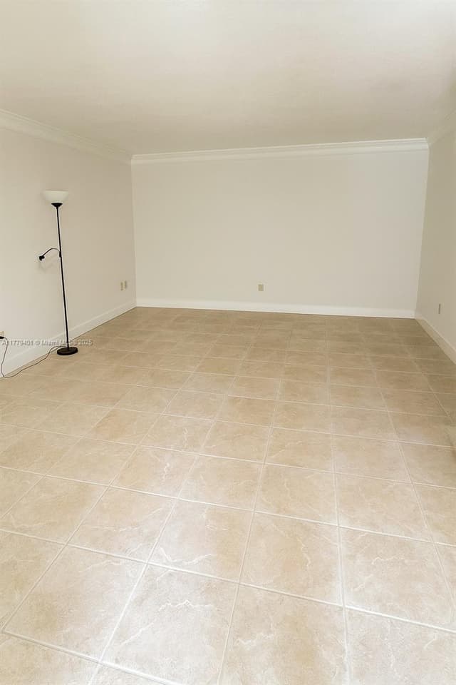 800 NE 199th St # 105D, Miami FL 33179 - Miami, FL - Photo 3