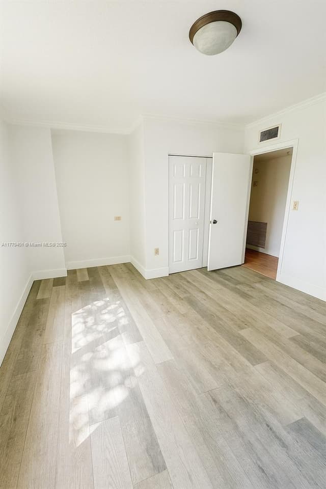 800 NE 199th St # 105D, Miami FL 33179 - Miami, FL - Photo 4