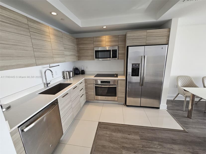 121 NE 34 ST # 2511, Miami FL 33137