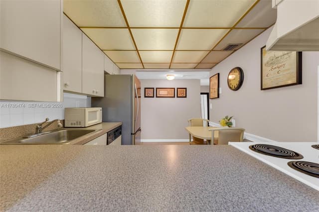 2101 Atlantic Shores Blvd # 201, Hallandale Beach FL 33009 - Hallandale Beach, FL - Photo 4