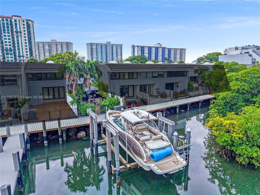 311 Poinciana Dr # 801, Sunny Isles Beach FL 33160