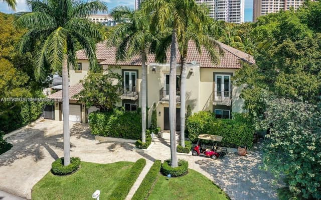 31 Island Dr, Key Biscayne FL 33149 - Key Biscayne, FL - Photo 3