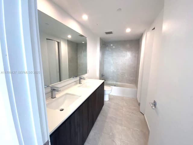 488 NE 18th St # 4905, Miami FL 33132 - Miami, FL - Photo 5