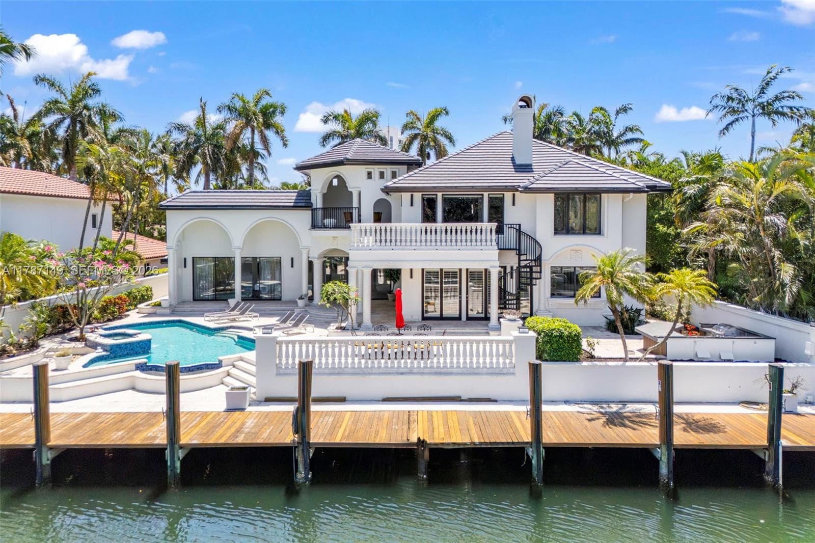 2561 Lucille Dr, Fort Lauderdale FL 33316