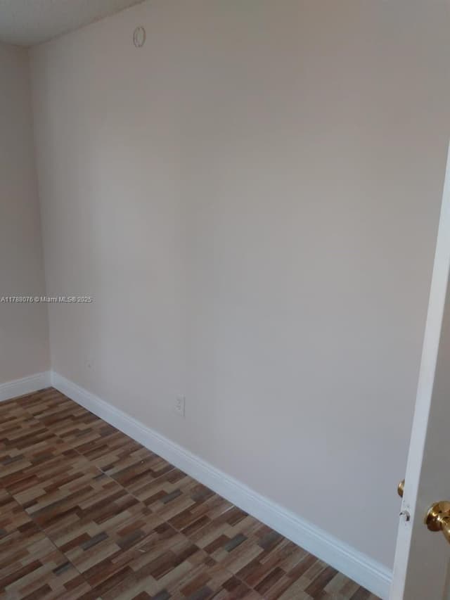 494 NW 165th St Rd # 102, Miami FL 33169 - Miami, FL - Photo 7