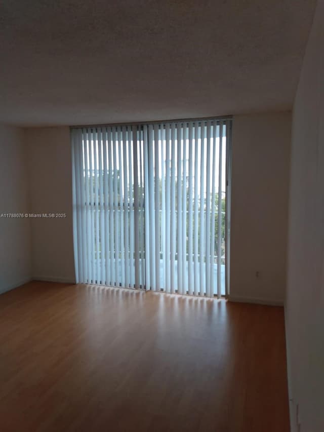 494 NW 165th St Rd # 102, Miami FL 33169 - Miami, FL - Photo 3