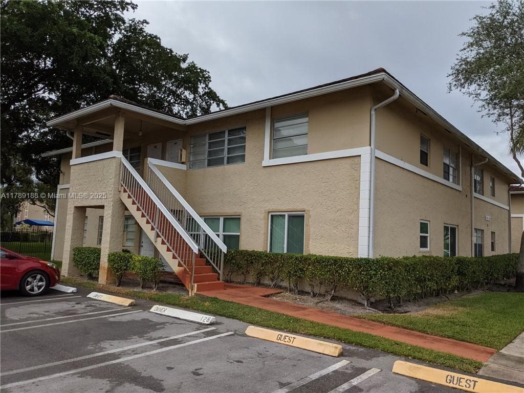 10192 Twin Lakes Dr # F, Coral Springs FL 33071 - Coral Springs, FL - Photo 1