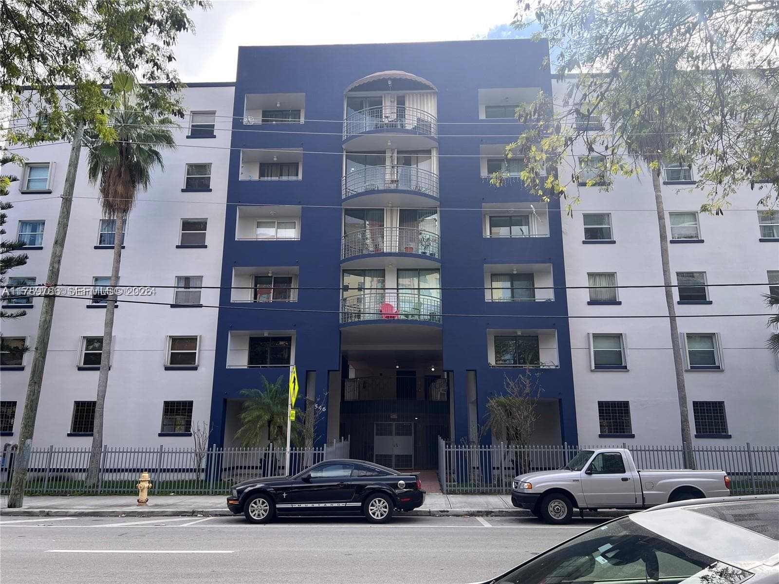 546 SW 1st St # 611, Miami FL 33130
