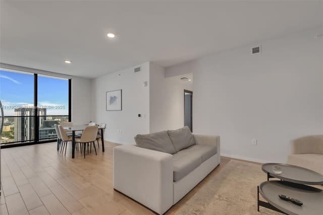 398 NE 5th St # 3901, Miami FL 33132 - Miami, FL - Photo 4