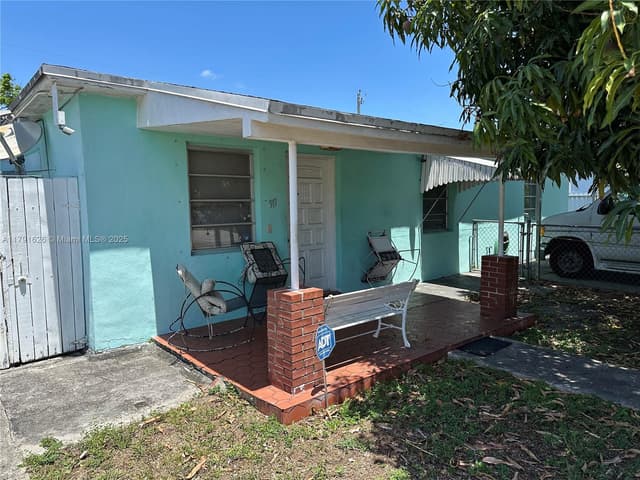 911 E 39th Pl, Hialeah FL 33013 - Hialeah, FL - Photo 6