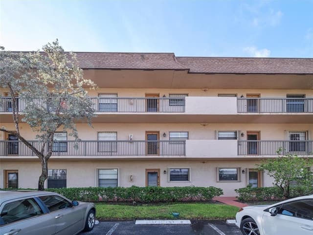 6095 N Sabal Palm Boulevard # 212, Tamarac FL 33319 - Tamarac, FL - Photo 7