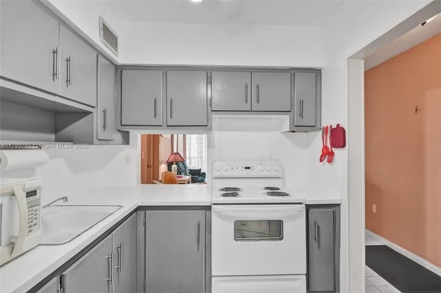 18746 NE 18th Ave # 146, Miami FL 33179 - Miami, FL - Photo 6