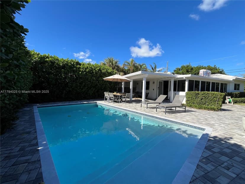 737 NE 16th St, Fort Lauderdale FL 33304