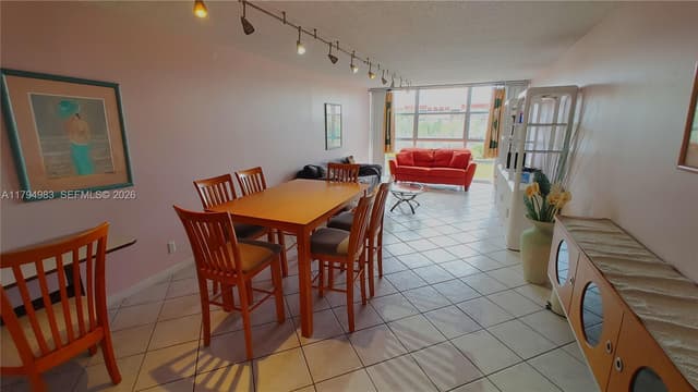 2101 Atlantic Shores Blvd # 415, Hallandale Beach FL 33009 - Hallandale Beach, FL - Photo 2