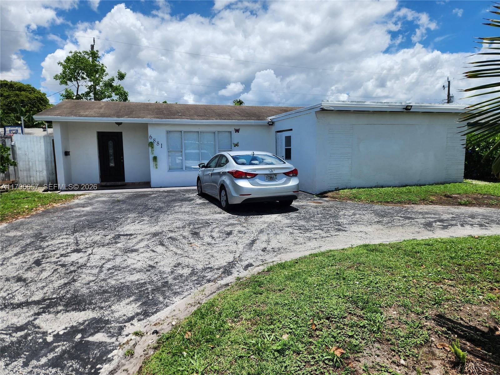 6881 Sheridan St, Hollywood FL 33024