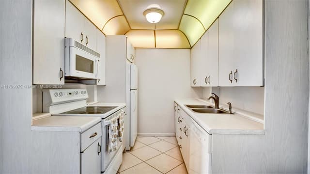 3087 Newport S # 3087, Deerfield Beach FL 33442 - Deerfield Beach, FL - Photo 2