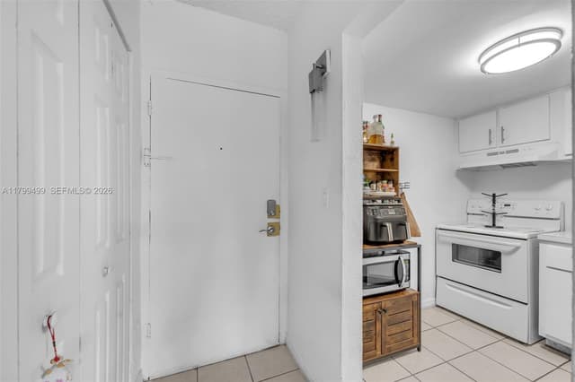 4550 NW 9th St # 106E, Miami FL 33126 - Miami, FL - Photo 3