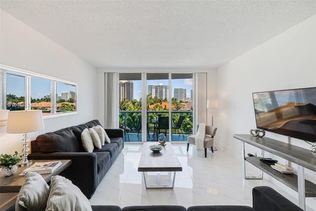 19370 Collins Ave # 324, Sunny Isles Beach FL 33160 - Sunny Isles Beach, FL - Photo 2