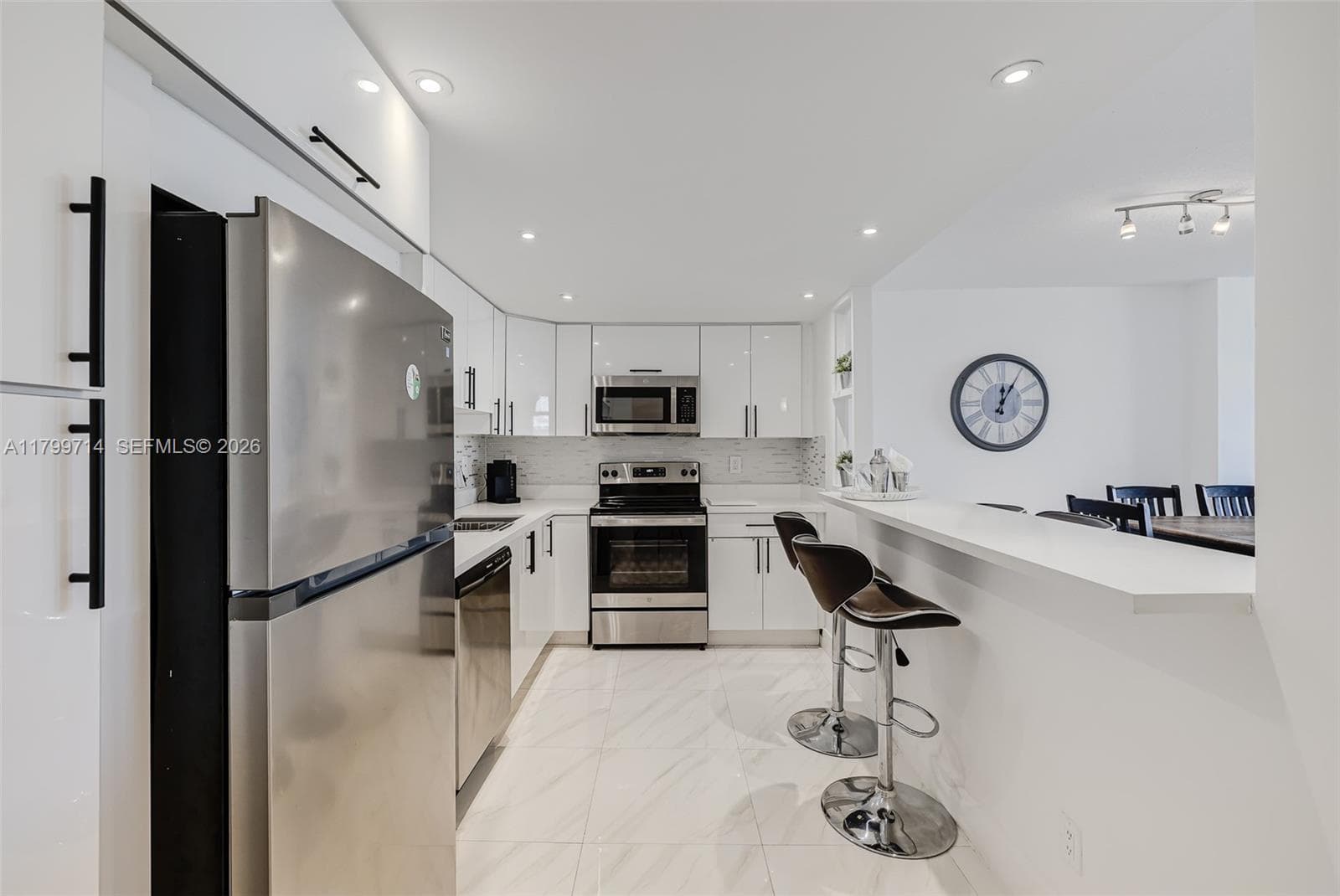 19370 Collins Ave # 324, Sunny Isles Beach FL 33160 - Sunny Isles Beach, FL - Photo 1
