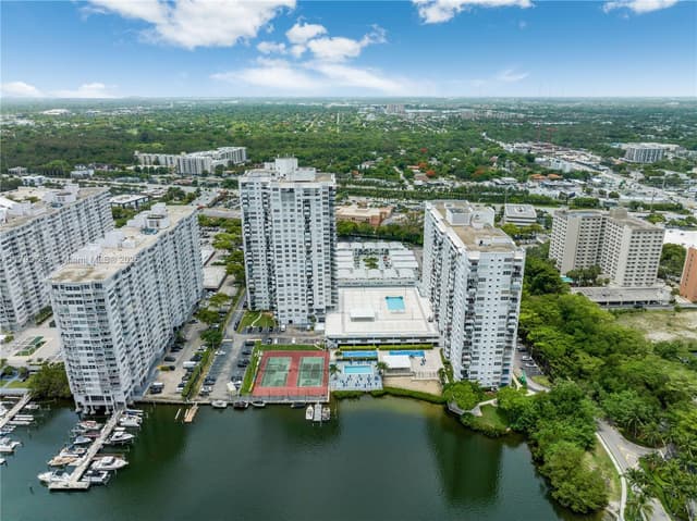 2750 NE 183rd St # 504, Aventura FL 33160 - Aventura, FL - Photo 2