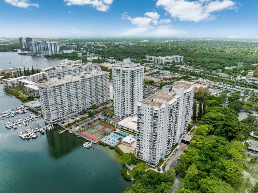 2750 NE 183rd St # 504, Aventura FL 33160