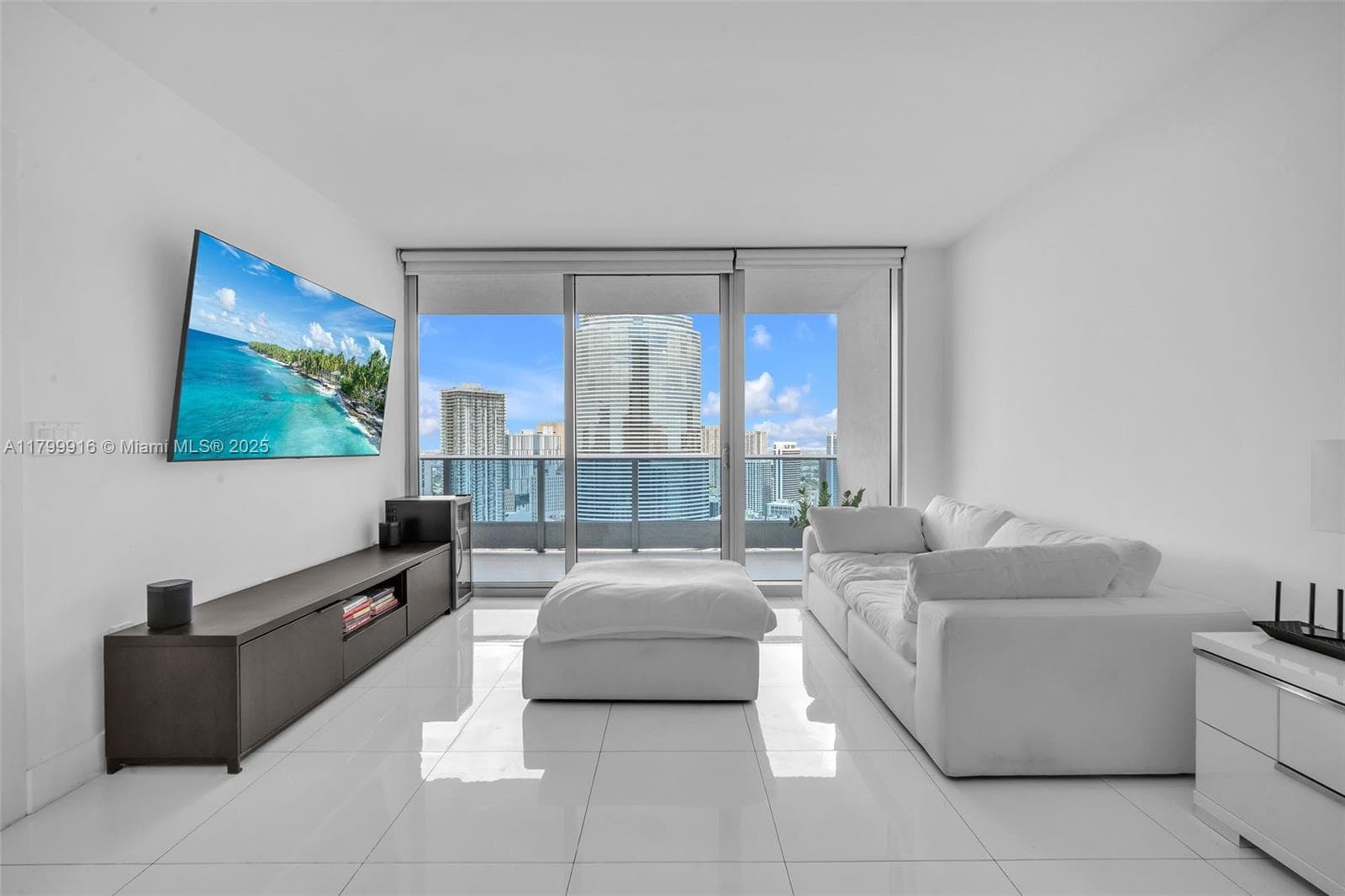 200 Biscayne Boulevard Way # 4012, Miami FL 33131 - Miami, FL - Photo 1