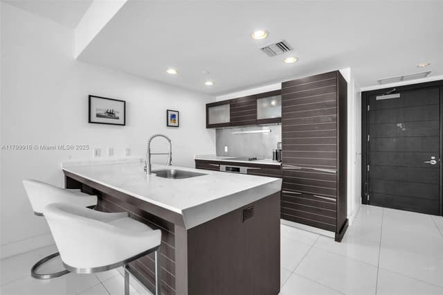 200 Biscayne Boulevard Way # 4012, Miami FL 33131 - Miami, FL - Photo 5