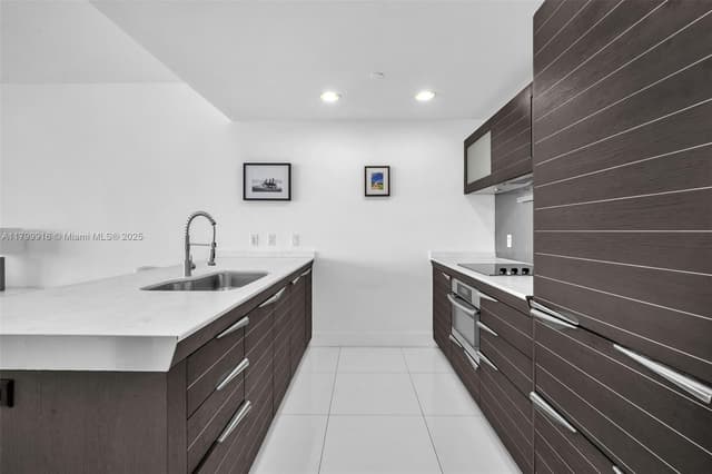 200 Biscayne Boulevard Way # 4012, Miami FL 33131 - Miami, FL - Photo 4
