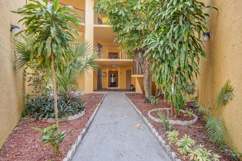 4364 NW 9th Avenue # 3d, Deerfield Beach FL 33064