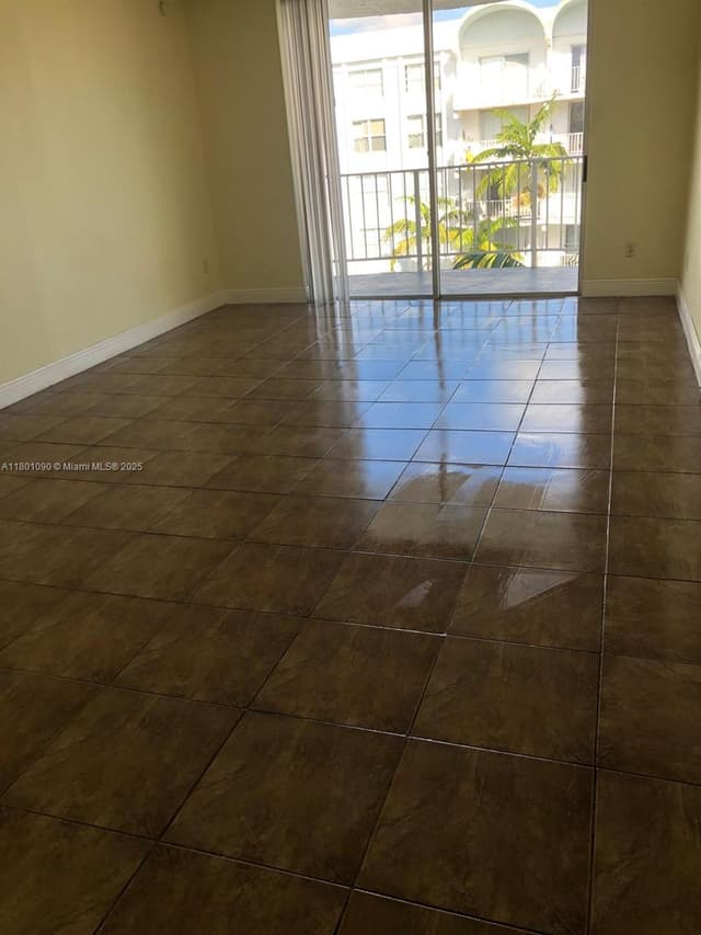 492 NW 165th St Rd # C514, Miami FL 33169 - Miami, FL - Photo 6