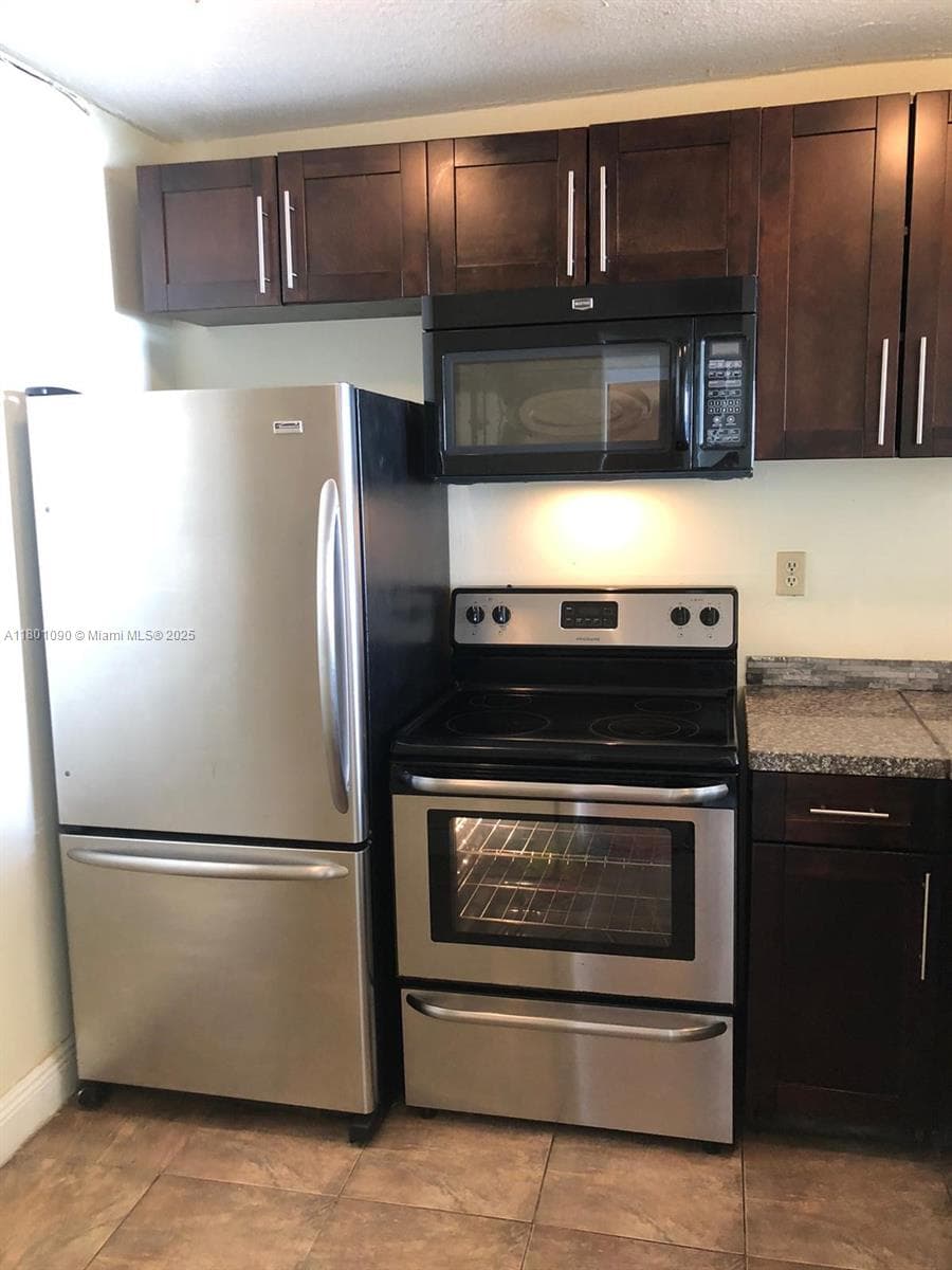 492 NW 165th St Rd # C514, Miami FL 33169 - Miami, FL - Photo 1