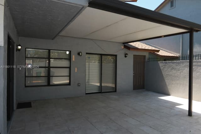 8098 NW 99th Ter, Hialeah Gardens FL 33016 - Hialeah Gardens, FL - Photo 3