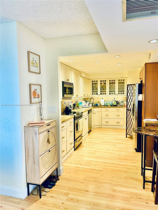 600 Three Islands Blvd # 905, Hallandale Beach FL 33009 - Hallandale Beach, FL - Photo 3