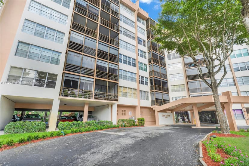 1400 Saint Charles Pl # L4, Pembroke Pines FL 33026