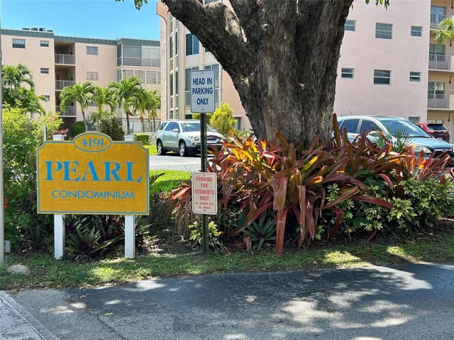 4191 NW 41st Street # 312, Lauderdale Lakes FL 33319 - Lauderdale Lakes, FL - Photo 2