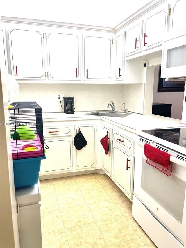 6071 NW 61st Ave # 311, Tamarac FL 33319 - Tamarac, FL - Photo 6