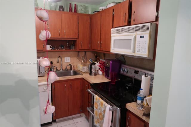 700 Layne Blvd # 112, Hallandale Beach FL 33009 - Hallandale Beach, FL - Photo 6