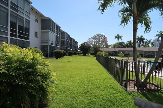 700 Layne Blvd # 112, Hallandale Beach FL 33009 - Hallandale Beach, FL - Photo 4