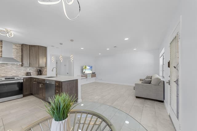 234 Capri E, Delray Beach FL 33484 - Delray Beach, FL - Photo 6
