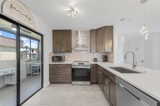 234 Capri E, Delray Beach FL 33484 - Delray Beach, FL - Photo 7