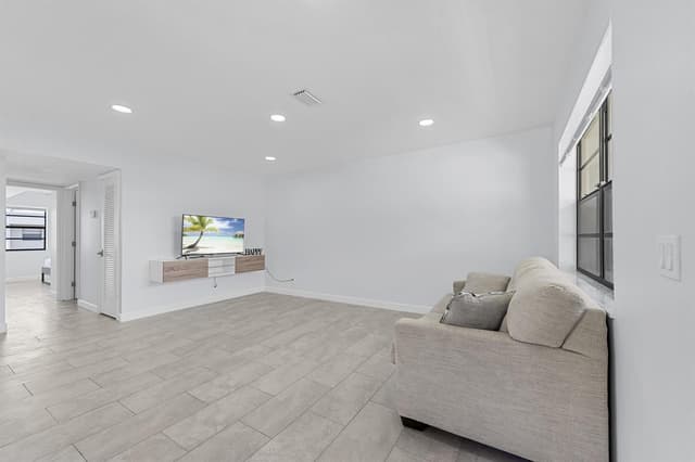 234 Capri E, Delray Beach FL 33484 - Delray Beach, FL - Photo 3