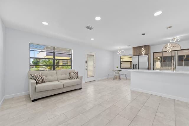 234 Capri E, Delray Beach FL 33484 - Delray Beach, FL - Photo 5