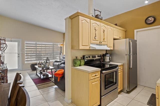 881 NW 177th Ter, Miami Gardens FL 33169 - Miami Gardens, FL - Photo 6