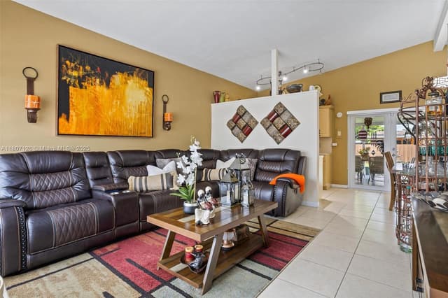 881 NW 177th Ter, Miami Gardens FL 33169 - Miami Gardens, FL - Photo 3