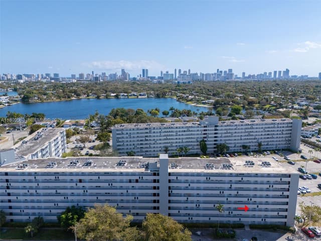 1770 NE 191st St # 1, Miami FL 33179 - Miami, FL - Photo 2