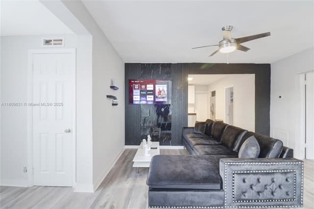 6039 SW 38th St, Miramar FL 33023 - Miramar, FL - Photo 5